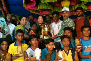 home minister mekathoti sucharitha prize distribution in state level khokho games at prathipadu in guntur