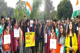 Students protest against CAA at Connaught Place and told modi hitler