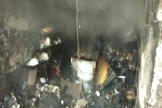 दुकान में शार्ट सर्किट से आग, Fire from short circuit in store