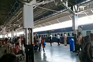 alwar news, Trains full, अलवर समाचार