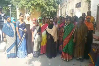 Womens Protest Against To Govt In Vijaypur