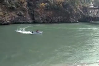 water sports trial in larji lake in kullu