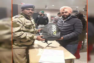 CISF returned a bag to the passenger in igi airport