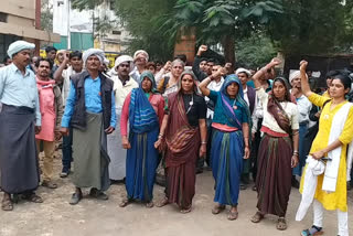 displaced  people of kharak dam released from jail on the assurance of the MLA in khargone