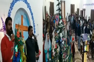 Christmas Celebration in Bundi, Santa giving gifts, क्रिसमस की धूम