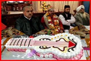 All the religious leaders celebrated Christmas by cutting cake in Gwalior