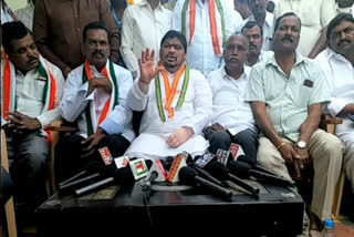 congress leader ponnam fires on trs and bjp leaders