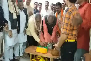 BJP cuts cake on Atal Bihari Vajpayees birth anniversary