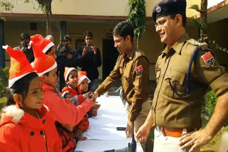 जयपुर में DCP ने बच्चों के साथ मनाया क्रिसमस-डे