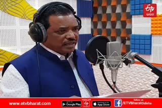 odisha-commerce-and-transport-minister-padmanav-behera-singing-bhajan-in-studio