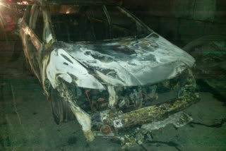 car, fire, delhi