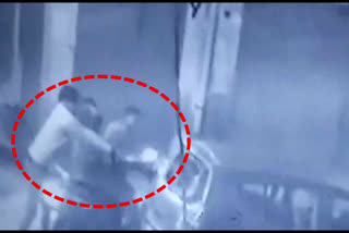 car glass broken cctv video in gurugram near delhi