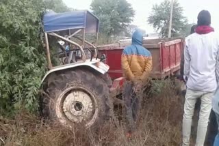 Driver dies due to overturning of tractor in Balodabazar