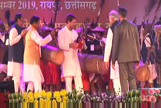 Watch: Rahul Gandhi takes part in traditional tribal dance