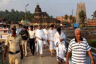 Chief Election Commissioner Ashok Lavasa visits Sringeri Sharda Mata