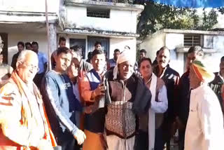 MLA Ramkishore Kavre distributed blankets to villagers