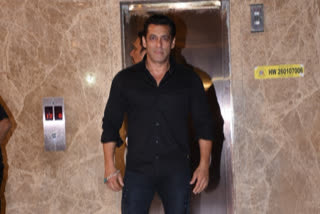 Salman turns 54: Katrina, Sangeeta, Iulia attends birthday bash