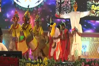 Maharashtra artists performed lingo dance in tribal dance festival