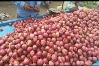 Onion prices did not fall even till the end of the year