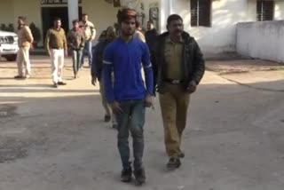 Ambikapur police arrested two man who kidnapped a teenager