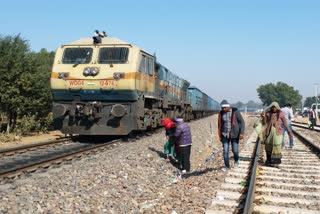 चूरू की खबर,  churu news,  मालगाड़ी के इंजन में तकनीकी खराबी,  Technical malfunction in freight train