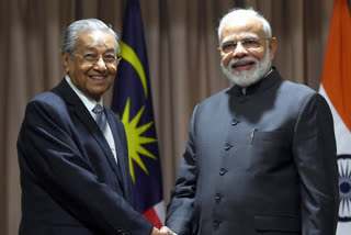 Prime Minister Narendra Modi with Malaysia Prime Minister Mahathir Mohamad (File Photo)