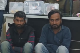 police arrested two accused of robbery case in surendranagar