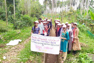 Mavoor  വിദ്യാര്‍ഥിനികള്‍  NSS CAMP STUDENTS HElPED FARMERS ]  കോഴിക്കോട്  ചാത്തമംഗലം വെള്ളനൂർ സാവിത്രി ദേവി സാബു മെമ്മോറിയൽ വിമൻസ് കോളജ്