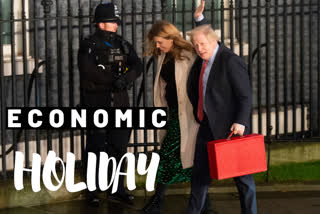 Johnson, girlfriend fly economy  UK Prime Minister Boris Johnson girlfriend Carrie Symonds  UK Prime Minister Boris Johnson Carrie Symonds holiday  ന്യൂയര്‍ അവധിക്കാലം ആഘോഷിക്കാന്‍ കരീബിയനിലേക്ക് ഇക്കണോമി ക്ലാസില്‍ പറന്ന് യുകെ പ്രധാനമന്ത്രി