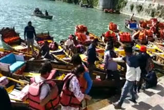 tourists-started-reaching-nainital-for-new-year-celebration