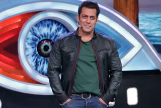 Salman Khan clocks 30 years in B'wood, credits fans for success