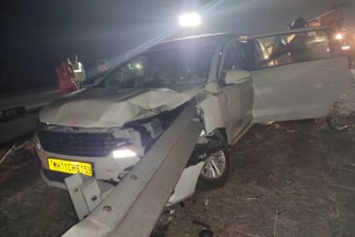 5-dead-car-accident-on-mumbai-pune-express-way-in-raigad