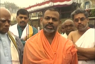 paripurna nadha swami at srivari darshanam