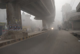 Severe cold and dense fog in Delhi