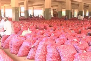 Govt to create 1 lakh tons of onion buffer stock in 2020