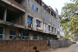 case of lifting a lift from a damaged building in Gwalior