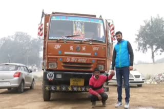 Illegal whisky recovered from a truck in gurugram