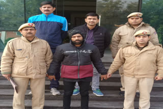 Delhi Police arrested notorious crook