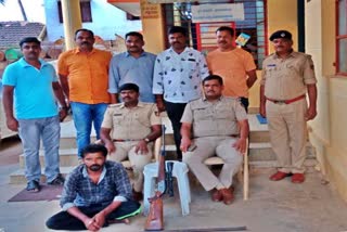 arrest-of-a-thief-who-stole-a-rifle-worth-rs-4-dot-75-lakh-in-shimoga