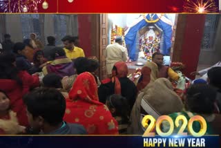 Crowd of devotees in temples in new year