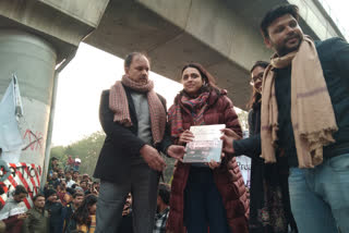 Swara Bhaskar reaches out to support Jamia students in CAA protests