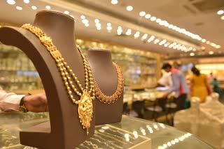 Gold imports dip 7 pc in Apr-Nov to USD 20.57 bn