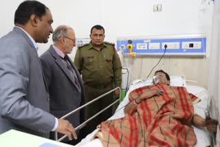 LG and Minister SatyendarJain  visited hospital to meet the injured firefighters