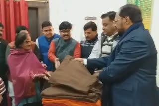 Bihar sunni waqf board distribute Blankets