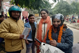 Helmet man gifted Accidental insurance to many people