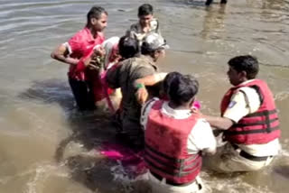 Agitation for debt relief of flood-hit women in kolhapur