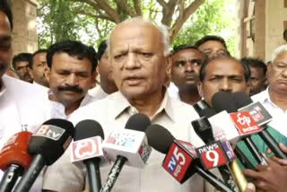 SR Patil visits the protest site