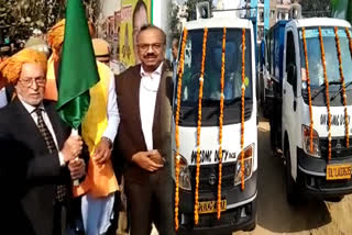 delhi MCD started garbage collecting vehicle in dwarka in the presence of ramesh bidhuri