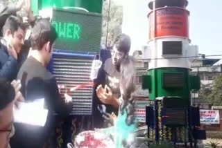 Gautam gambhir Inaugurate Anti smog tower in Lajpat Nagar Market