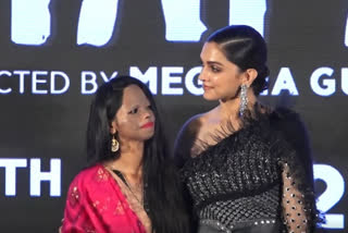 Deepika consoles Laxmi as she breaks down hearing Chhapaak title song